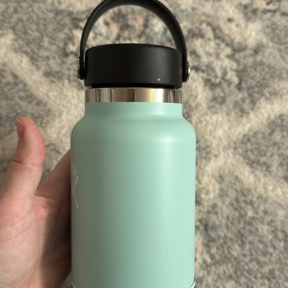 Hydro Flask 32oz Wide Flex Cap Water Bottle - Picture 6 of 6